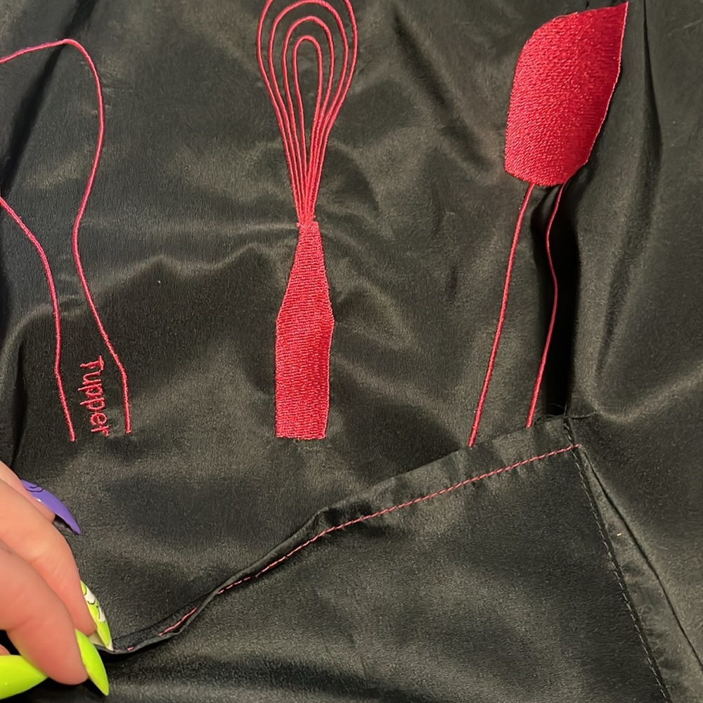 Tupperware Apron - Picture 4 of 5
